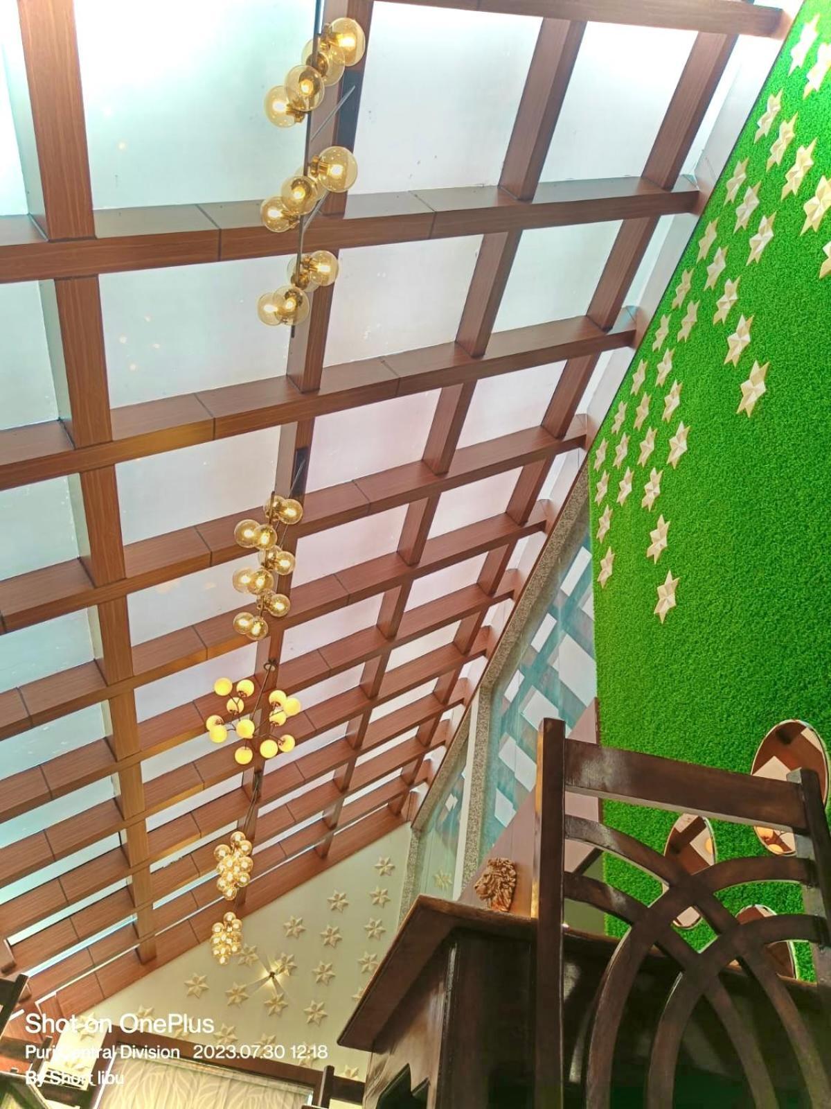 Hotel Kuber Palace ! Puri Near-Sea-Beach-And-Temple Fully-Air-Conditioned-Hotel With-Lift-And-Parking-Facility מראה חיצוני תמונה
