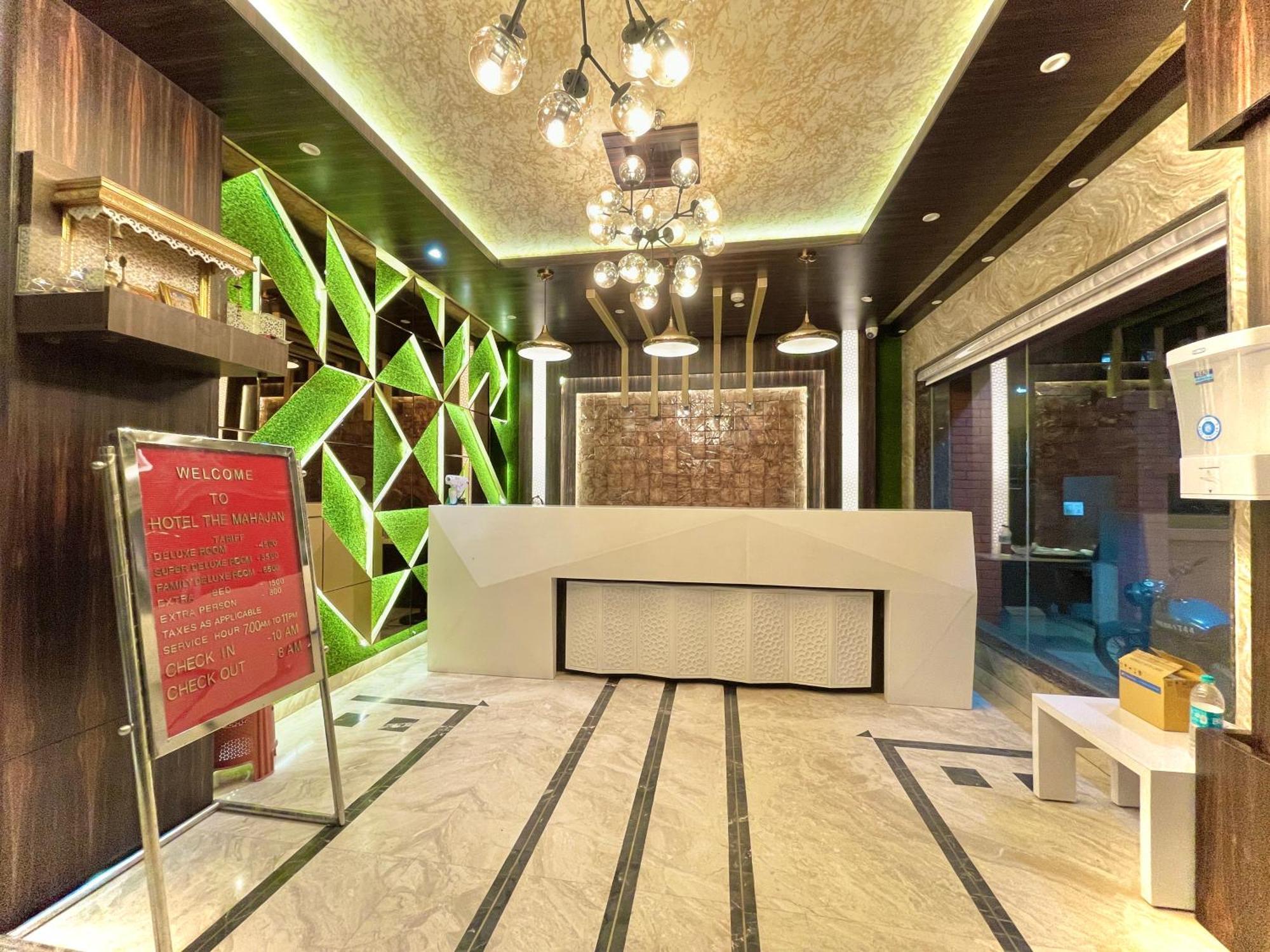Hotel Kuber Palace ! Puri Near-Sea-Beach-And-Temple Fully-Air-Conditioned-Hotel With-Lift-And-Parking-Facility מראה חיצוני תמונה
